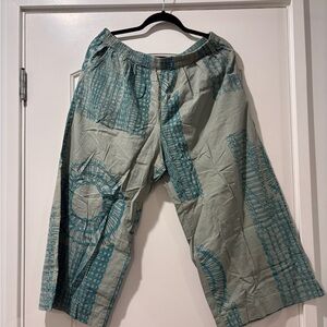 Women's Teal Patterned Capris